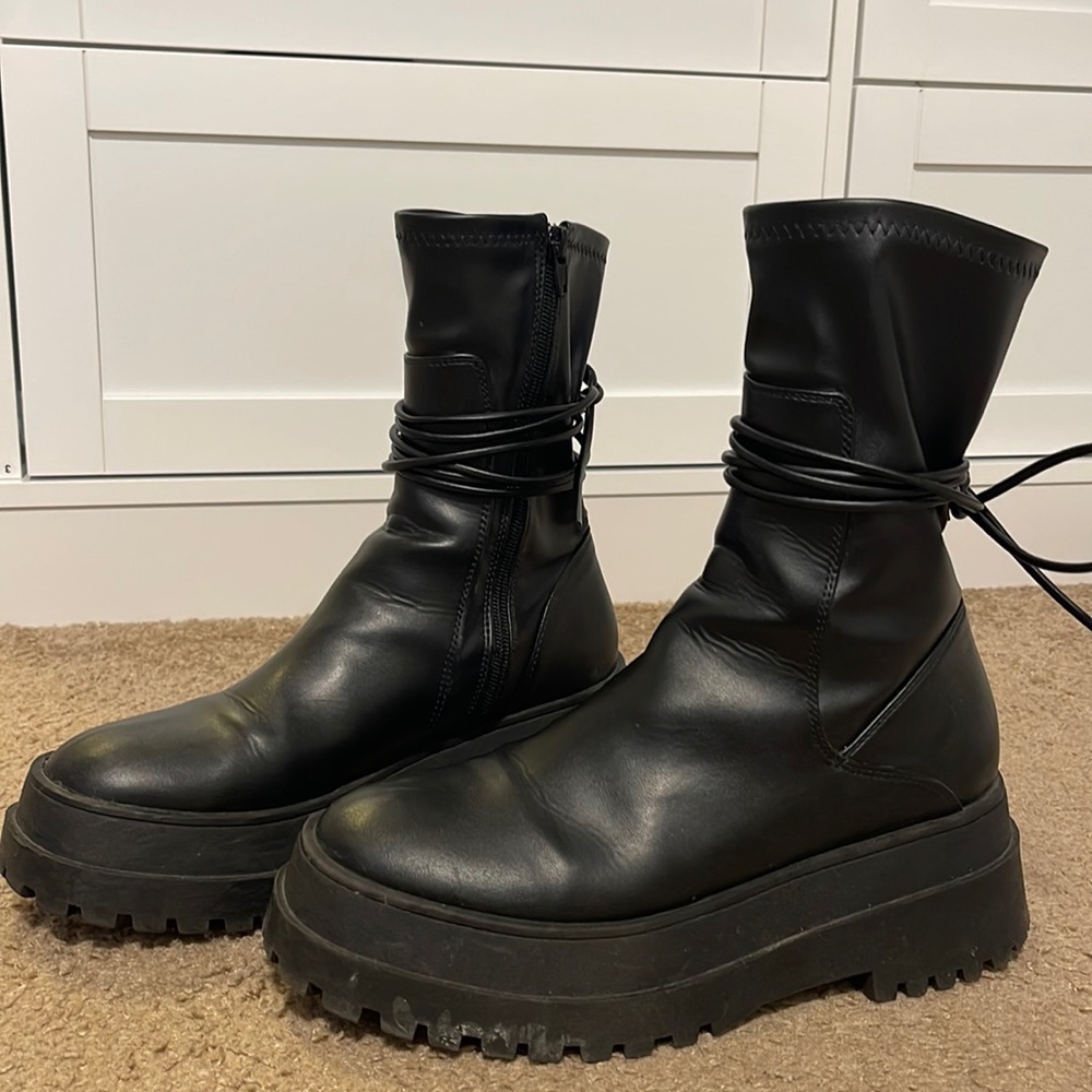 Missguided Black Chunky Ankle Boot